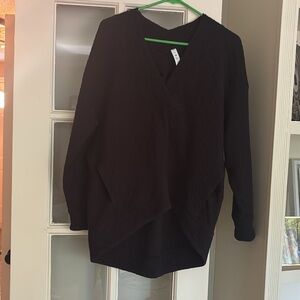 Size 4 black textured Lululemon pull over